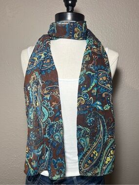 Vintage-Inspired Isabella Paisley Versatile Scarf